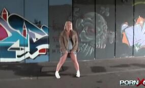 British blonde outdoor pissing