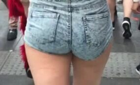 Jeans shorts video