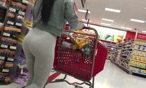 Young girl in leggings do the shopping